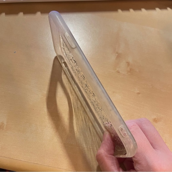 ✨HOST PICK✨ Nanette Lepore iPhone 11 / iPhone XR Clear Glitter Case - Picture 6 of 7